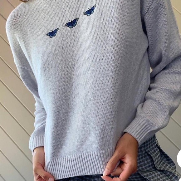 Aritzia Sunday Best Grey Crew Neck Sweater with butterfly embroidery size - Picture 4 of 10